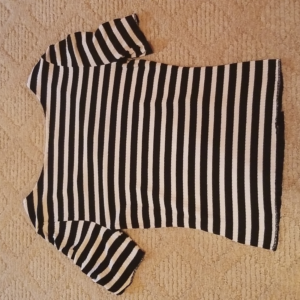 Medium ANA Ribbed Top. - Picture 7 of 8